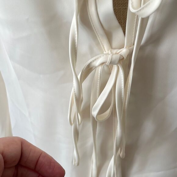 Rachel Zoe Elegant Cream Blouse with Double Front Tie - Picture 3 of 9